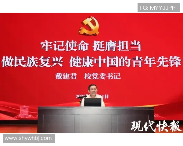 许钟豪：从普通青年到职场精英的奋斗历程与成长故事